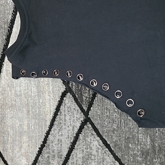 JOHNNY RAMONE RAW-EDGE SILVER GROMMETS GRAPHIC DESIGN TANK-TOP - Picture 9 of 9